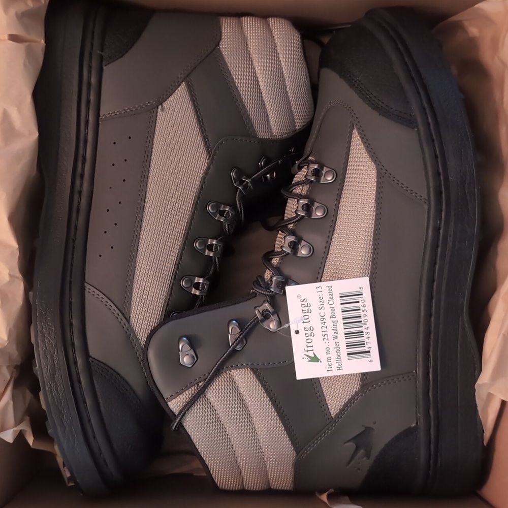 Brand New Frogg Toggs Hellbender Wading Shoes - cleated